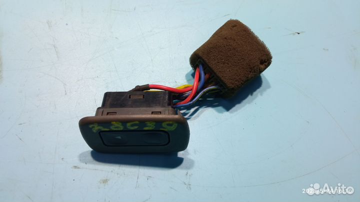 Кнопка стеклоподъёмника для Kia Sportage 1