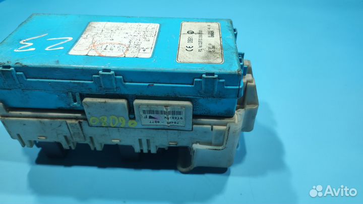 Блок предохранителей салонный Mitsubishi Lancer 9