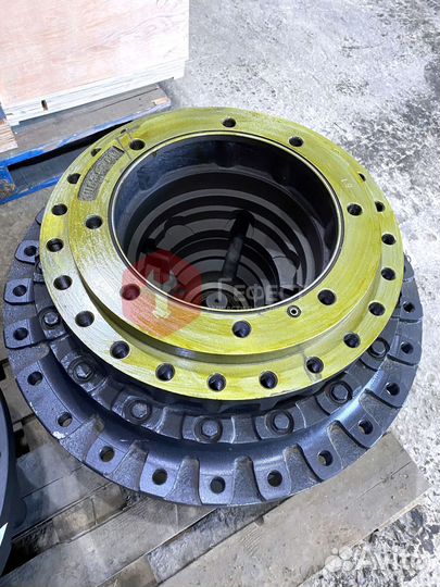 Бортовой редуктор Komatsu PC450-6Z 208-27-00152