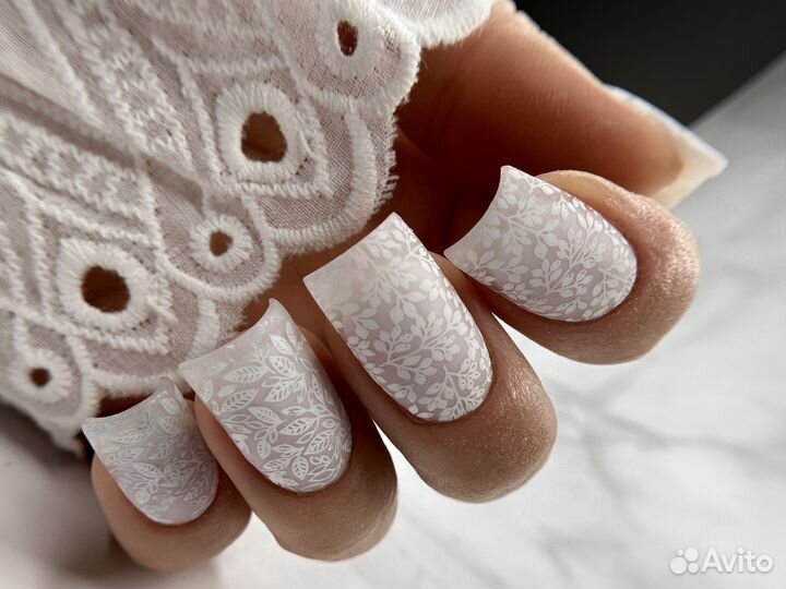 Нужна модель на маникюр