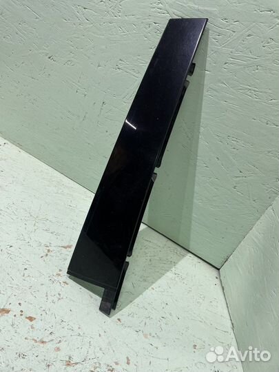 Молдинг (накладка) задней двери Touareg NF