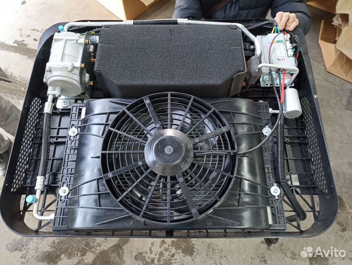 Моноблок накрышный кондиционер AeroCool 2600М