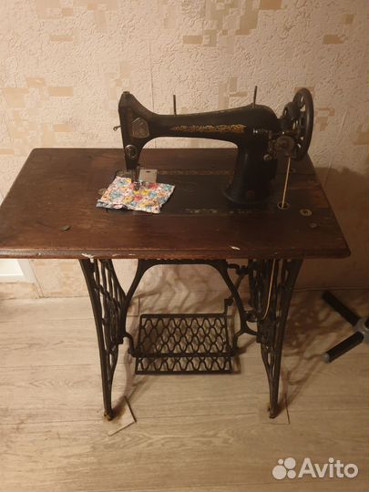 Швейная машина Singer