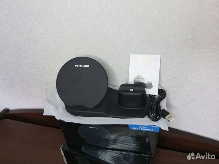 Беспроводное зарядное устройство 3 в 1
