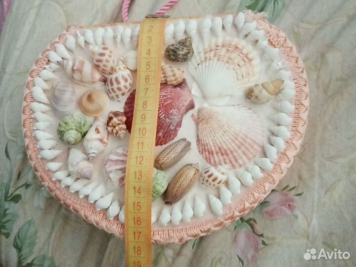 Изделие из морских ракушек - сумочка