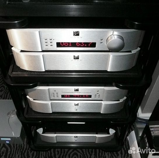 Предусилитель Sim Audio moon 850P RS Black\Red Dis