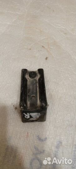 Кронштейн фары правый Mercedes-Benz E-Class W212