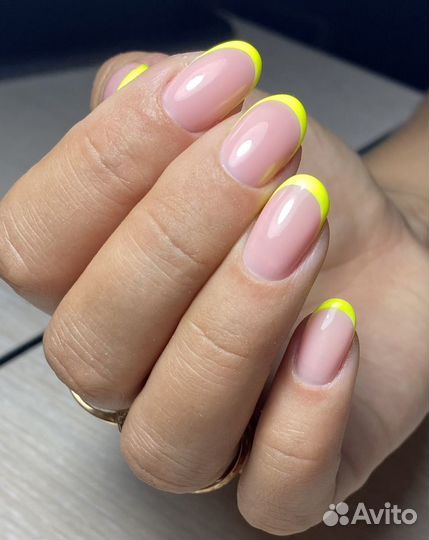 Педикюр с покрытием лаком