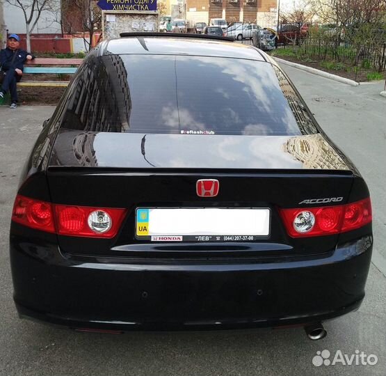 Комплект красных эмблем для Honda Accord 7
