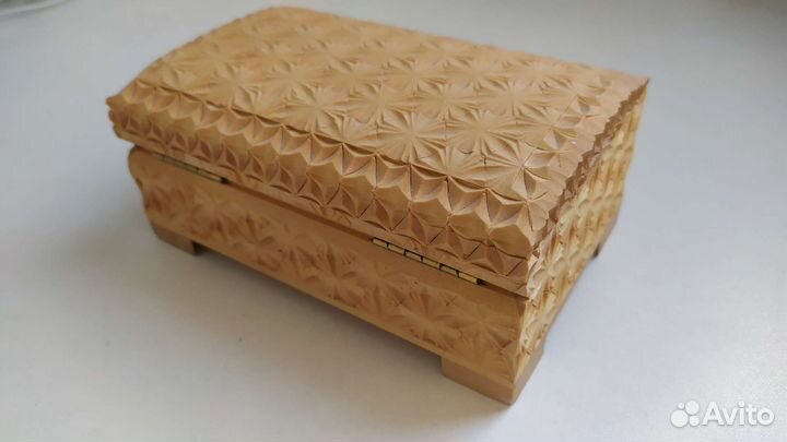 Шкатулка резная деревянная для украшений