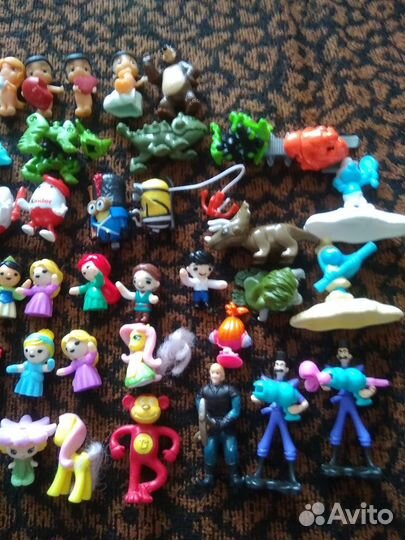 Продаю игрушки из под киндера