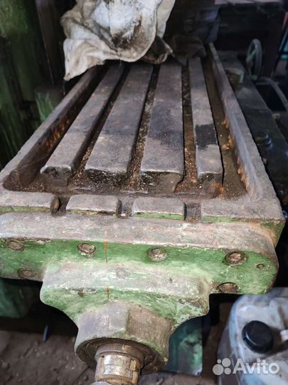 Вертикально-фрезерный станок 6м12п