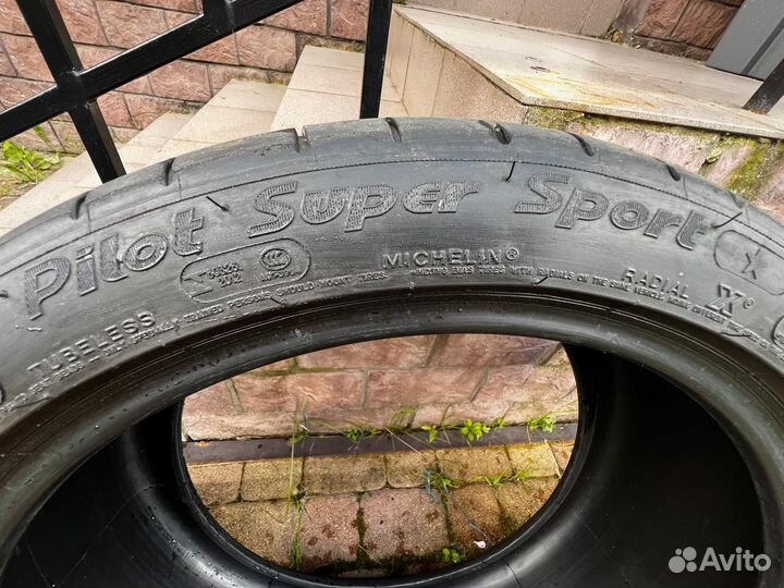 Michelin Pilot Super Sport 245/40 R20 и 275/35 R20 102Y