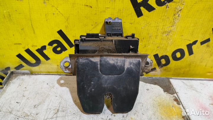 Замок багажника Форд Фокус 2