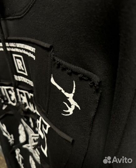 Худи vetements на руках