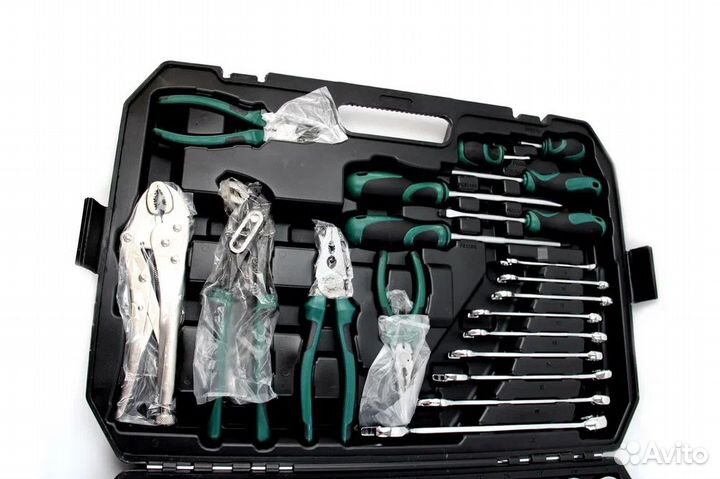Набор инструментов 131 предмет в защитном кейсе