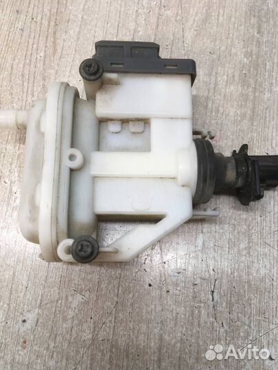 Б/У Активатор замка двери VW Passat#001