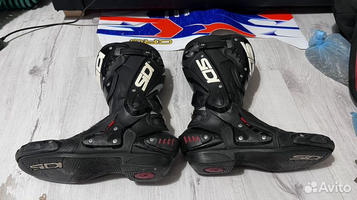 Мотоботы sidi