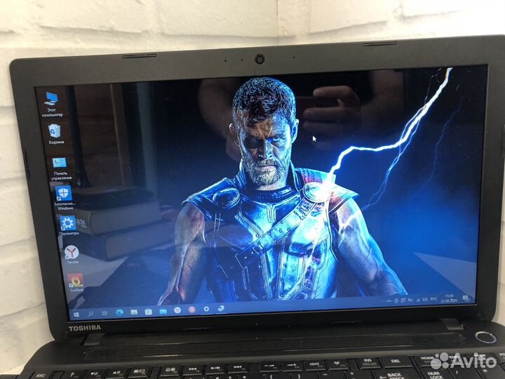 Мощный ноутбук Toshiba 2 видеокарты/4 ядра