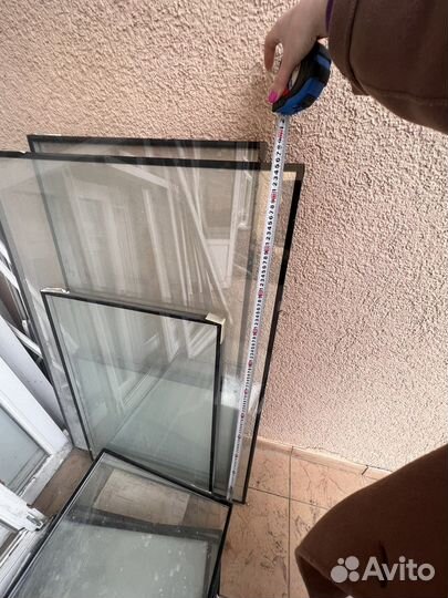 Оконные рамы со стеклом