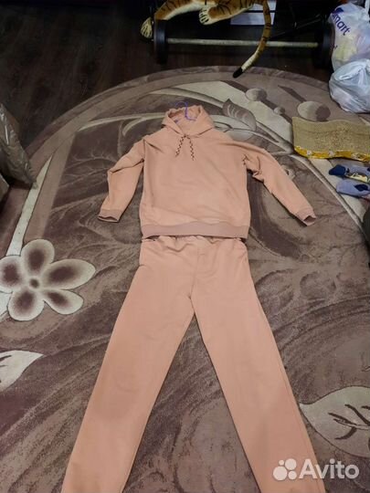 Спортивный костюм женский