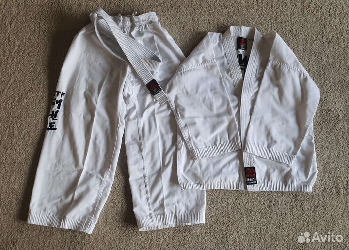 Костюм для тхэквондо