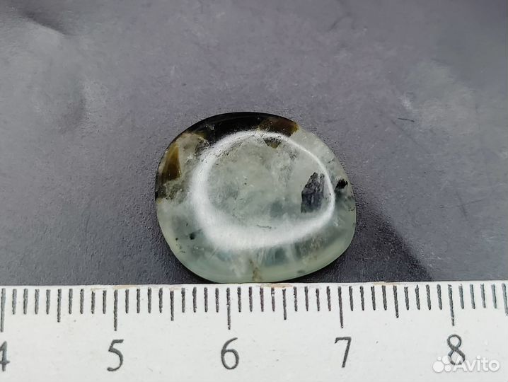 Пренит с включениями