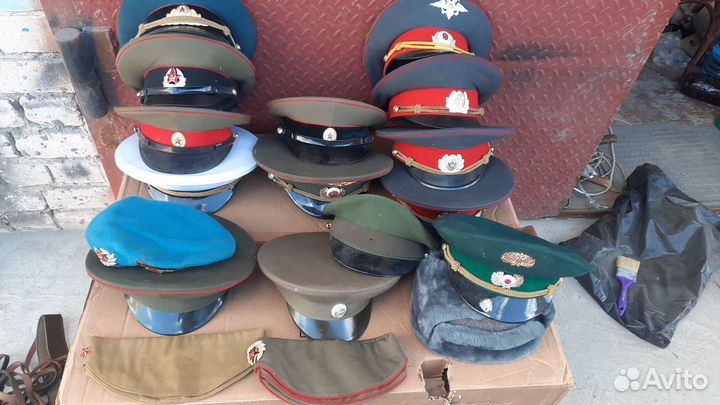 Фуражки кителя шинель
