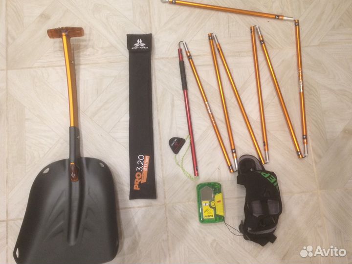 Лавинное оборудование: бипер, щуп, лопата, рация