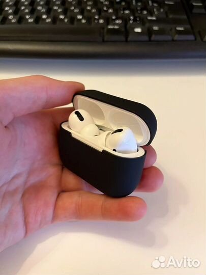 Чехол для AirPods Pro силиконовый (новый)