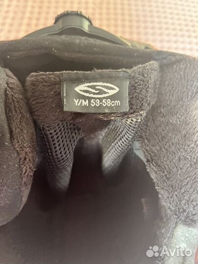 Горнолыжный шлем