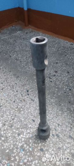 Ключ балонный 30х32. Для паз и газ