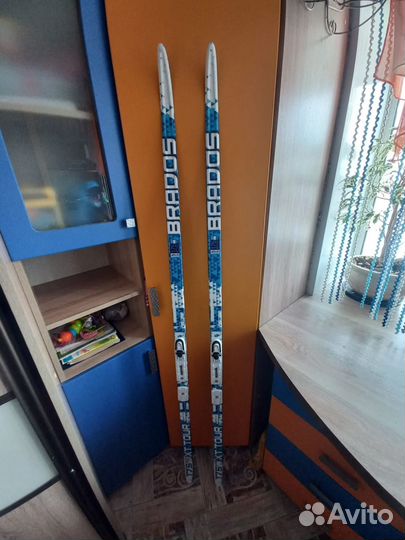 Лыжи беговые с ботинками 39 размер и палки