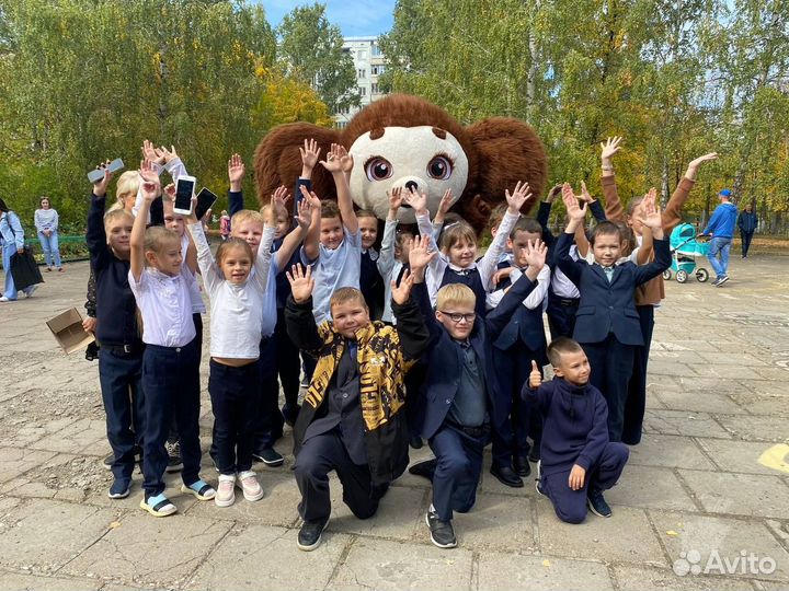 Поздравление от Ушастика. Зажигательные танцы