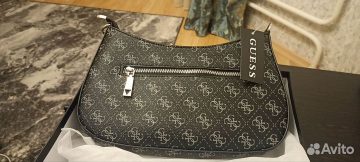 Сумка Guess