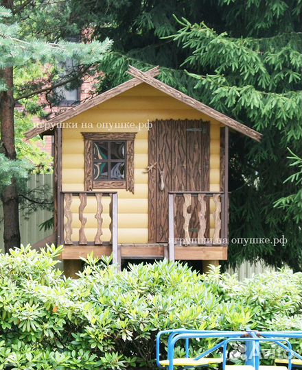 Детский домик из дерева 