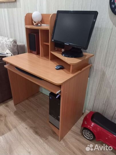 Компьютерный стол