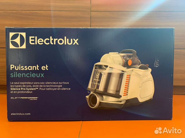 Мощный безмешковый пылесос Electrolux