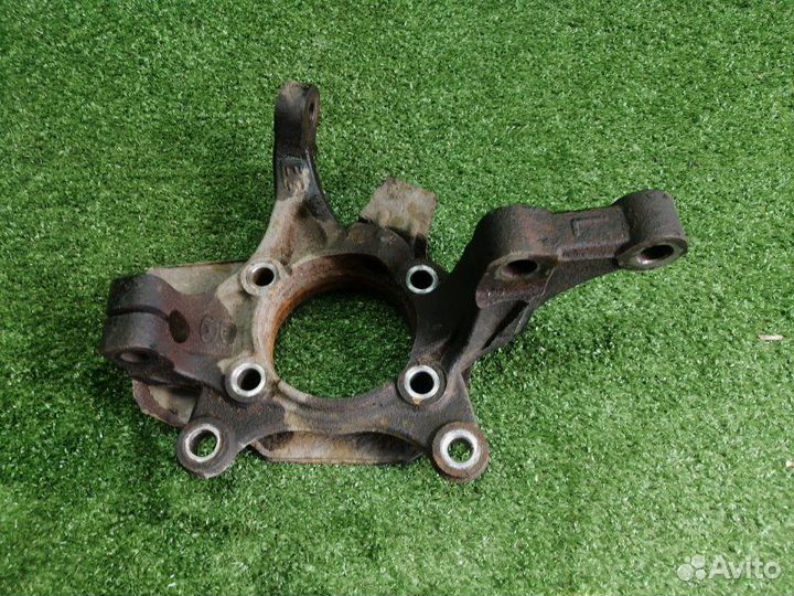 Кулак поворотный передний левый Kia Ceed JD G4FG