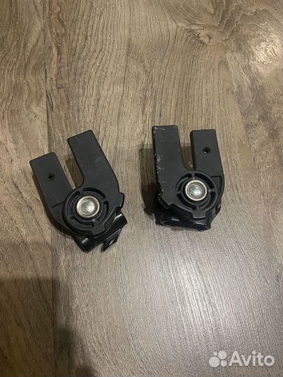 Крепление капюшона для коляски Bugaboo Cameleon