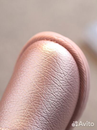 Теплые зимние ботинки уги