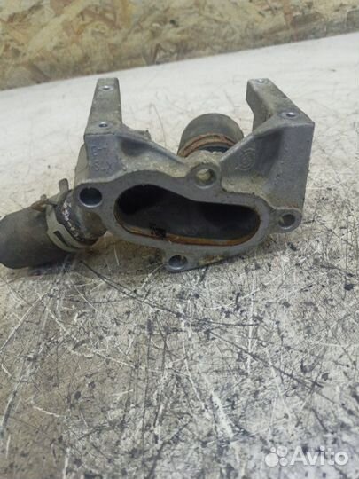Фланец системы охлаждения Ford Fiesta fxjb 2005
