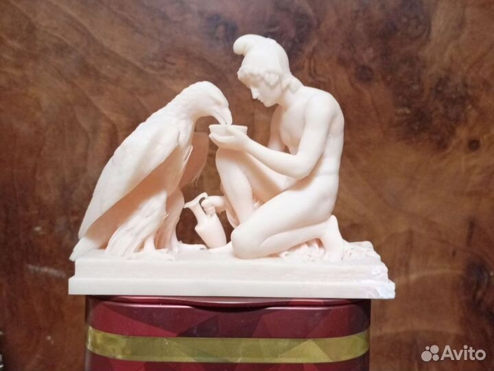Статуэтка 15 на 12 см