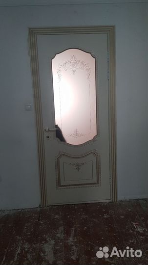 Двери с ручками в хорошем состоянии