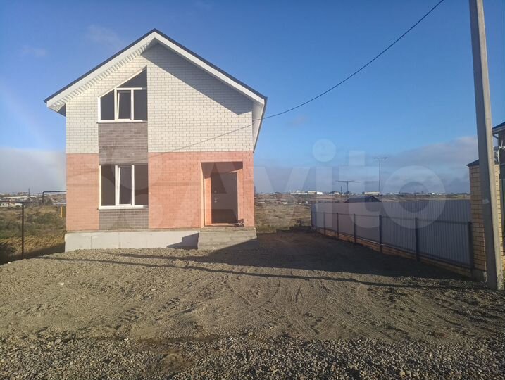 Дом 195 м² на участке 4 сот.