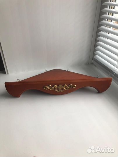 Угловая полка для икон