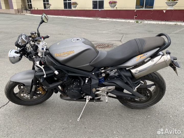 Продам Triumph street triple R 675