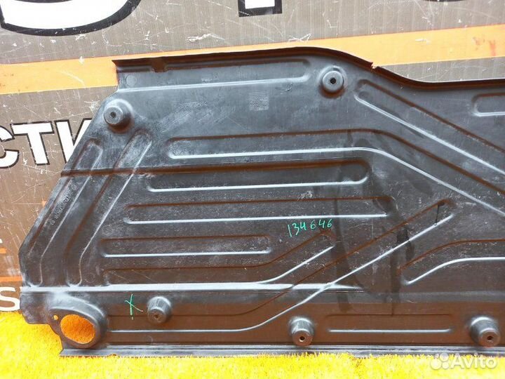 Защита днища кузова правая Mercedes-Benz S-Class