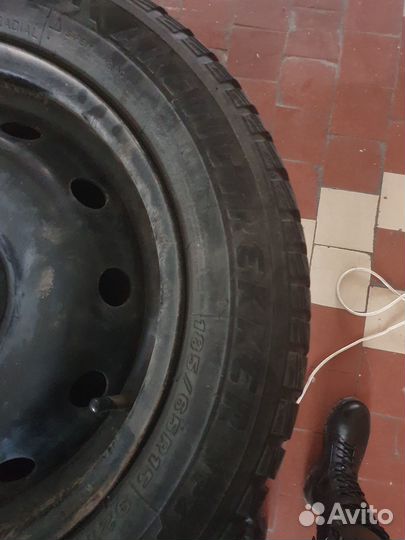 Maxxis ArcticTrekker NP3 185/65 R15