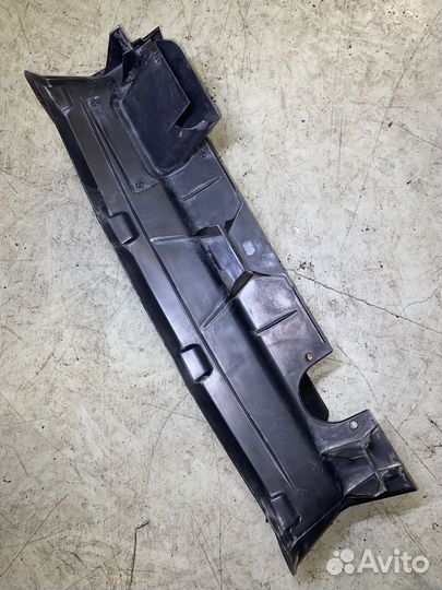 Дефлектор радиатора Volvo S40 MS68 08620121